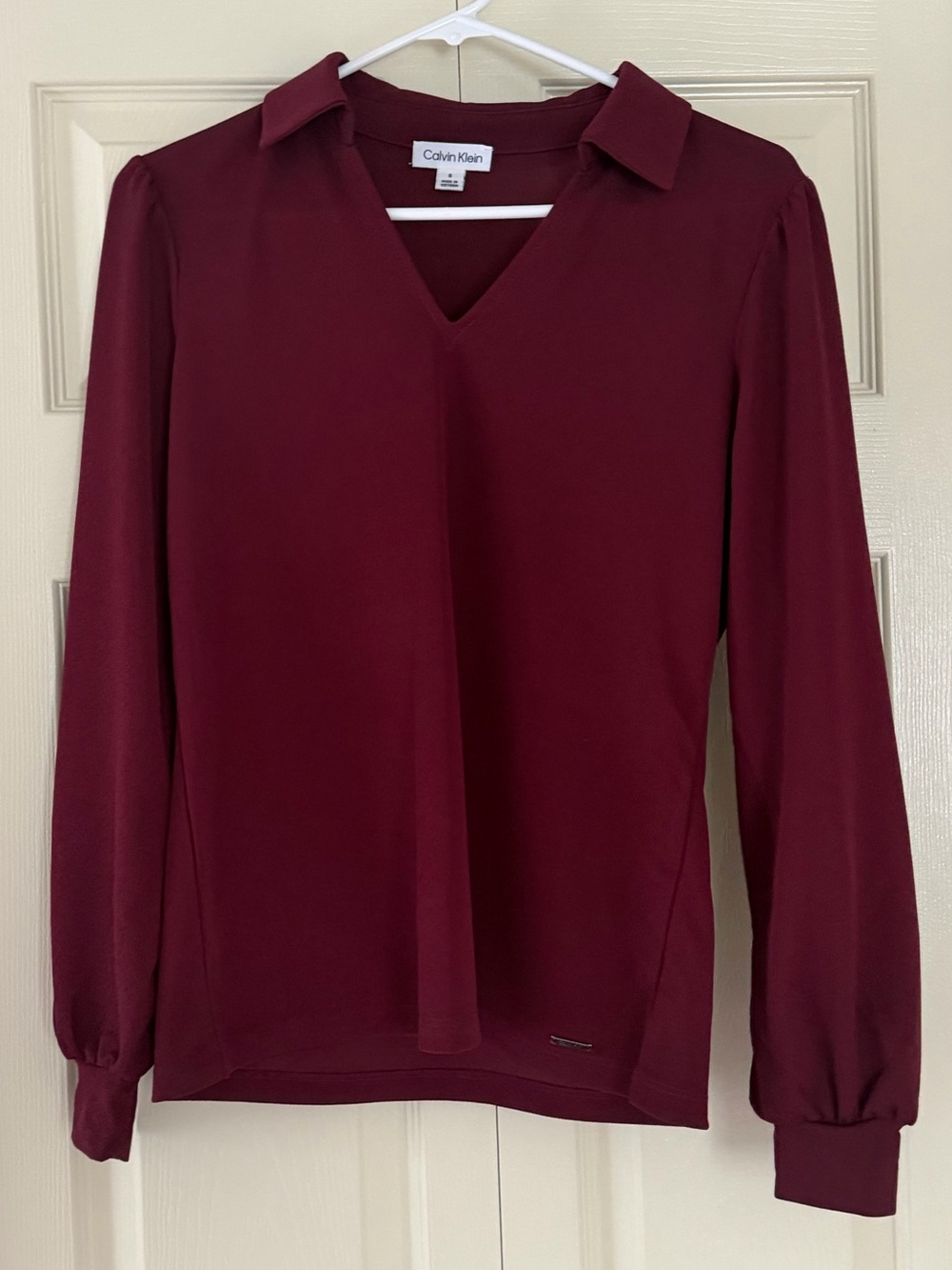 Calvin Klein Women's Deep Burgundy Collared V-Neck Long Sleeve Blouse